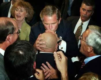 bush_kisses_gannon.jpg