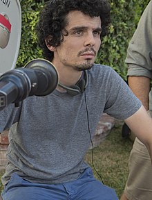 220px-Damien_Chazelle_directing_La_La_Land_(cropped).jpg