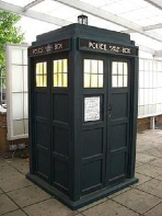 220px-TARDIS1.jpg