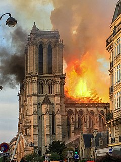 240px-Incendie_Notre_Dame_de_Paris.jpg