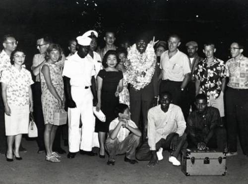 Stanley-Dunham-meeting-Obama-into-Hawaii.jpg