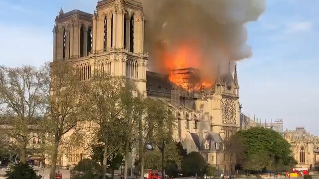 WATCH__Notre_Dame_Cathedral_on_Fire_0_15017649_ver1.0_640_360.jpg