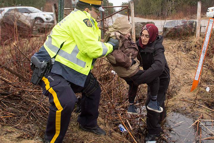 asylum-seekers-canada-border.jpg