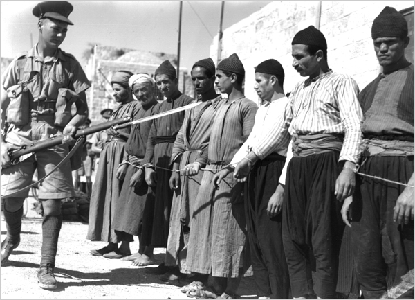 british-soldierspalestinian-prisoners-during-revolt (1).jpg