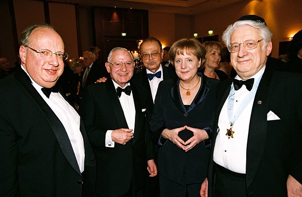 merkel-award (4) (1).jpg