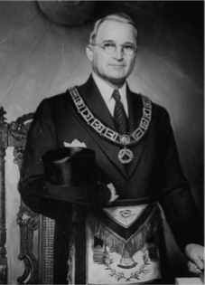 truman-freemasonic-garb (1).jpg