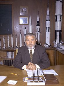 wernher-von-braun-nasa.jpg